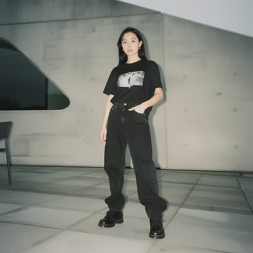 nifer tshirt / concrete